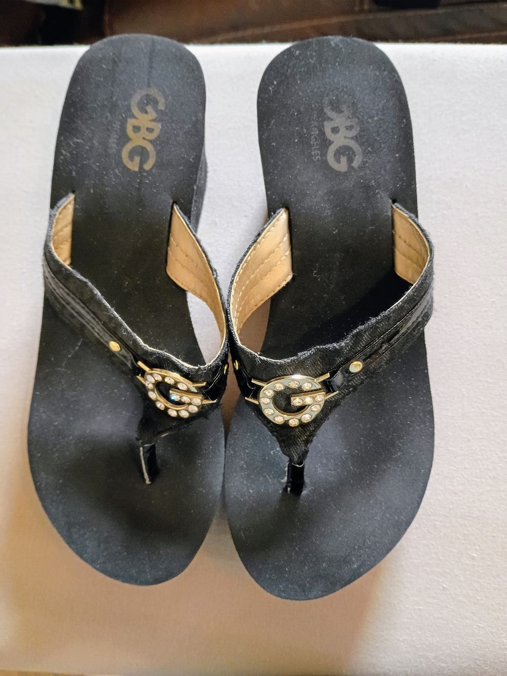 GBG Los Angeles Black Rhinestone Thong Sandals